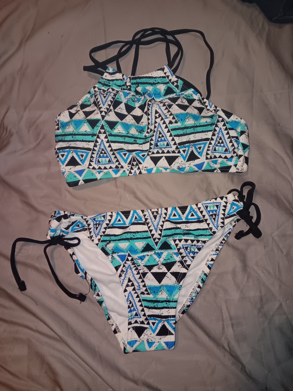 Geometric Print Two-Piece Bikini Set in Turquoise & Black
